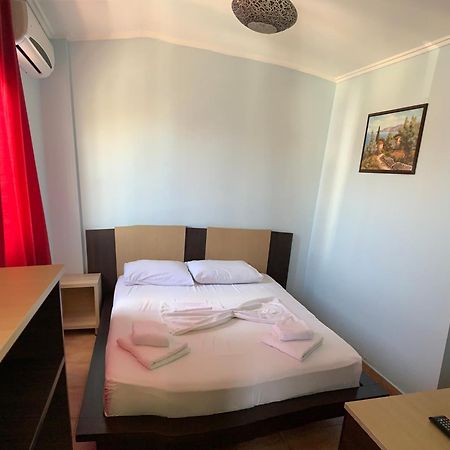 Hotel Dodona Саранде Екстериор снимка