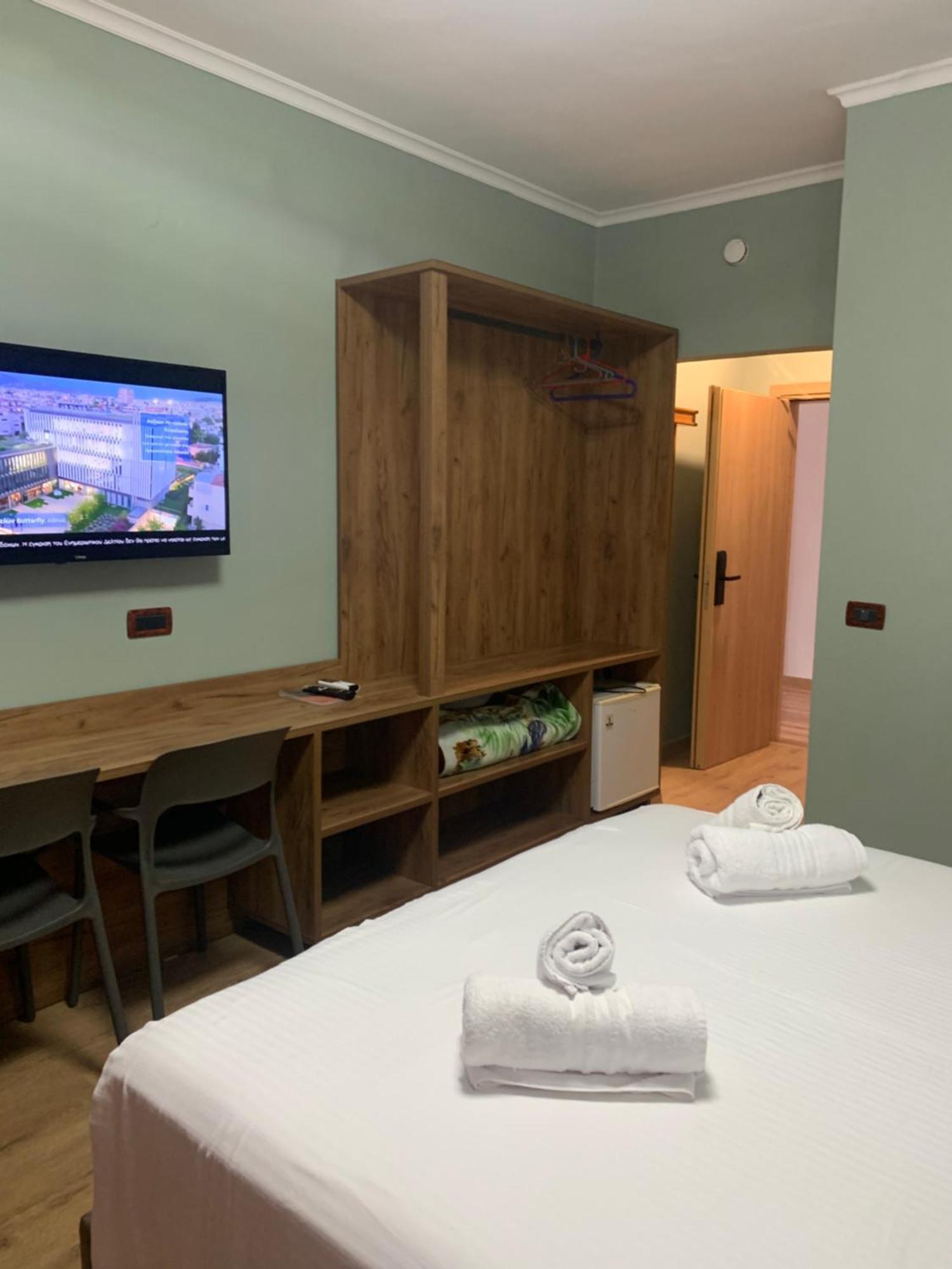 Hotel Dodona Саранде Екстериор снимка