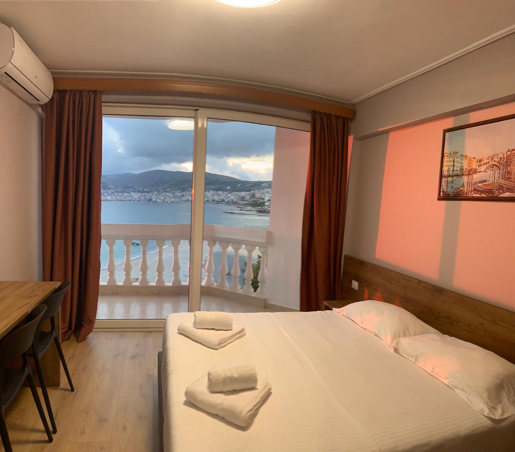 Hotel Dodona Саранде Екстериор снимка