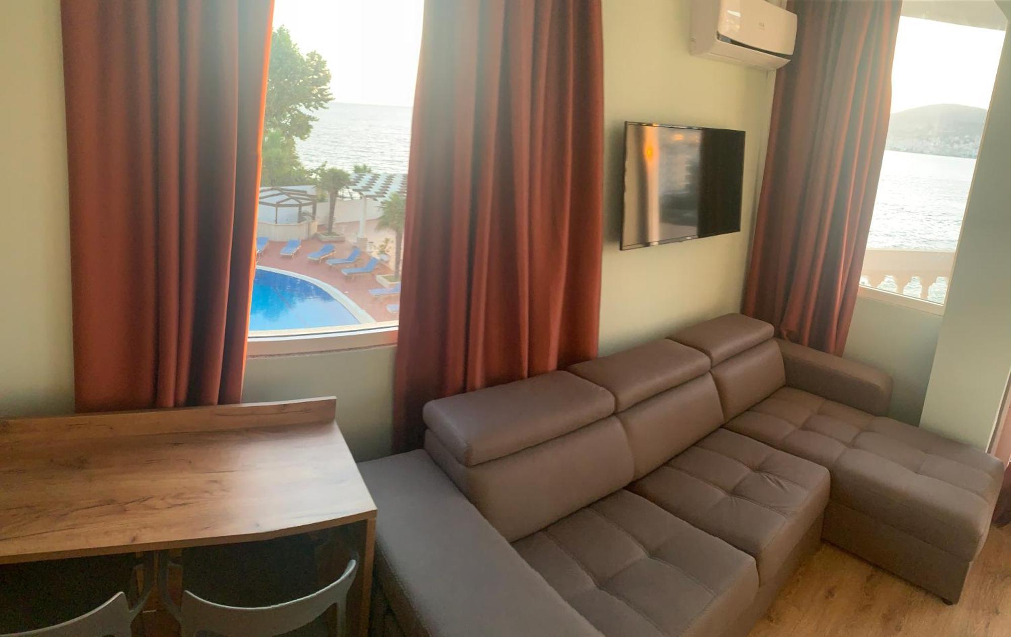 Hotel Dodona Саранде Екстериор снимка
