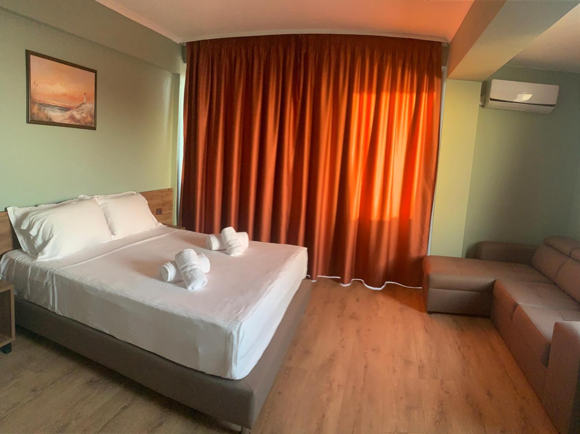 Hotel Dodona Саранде Екстериор снимка