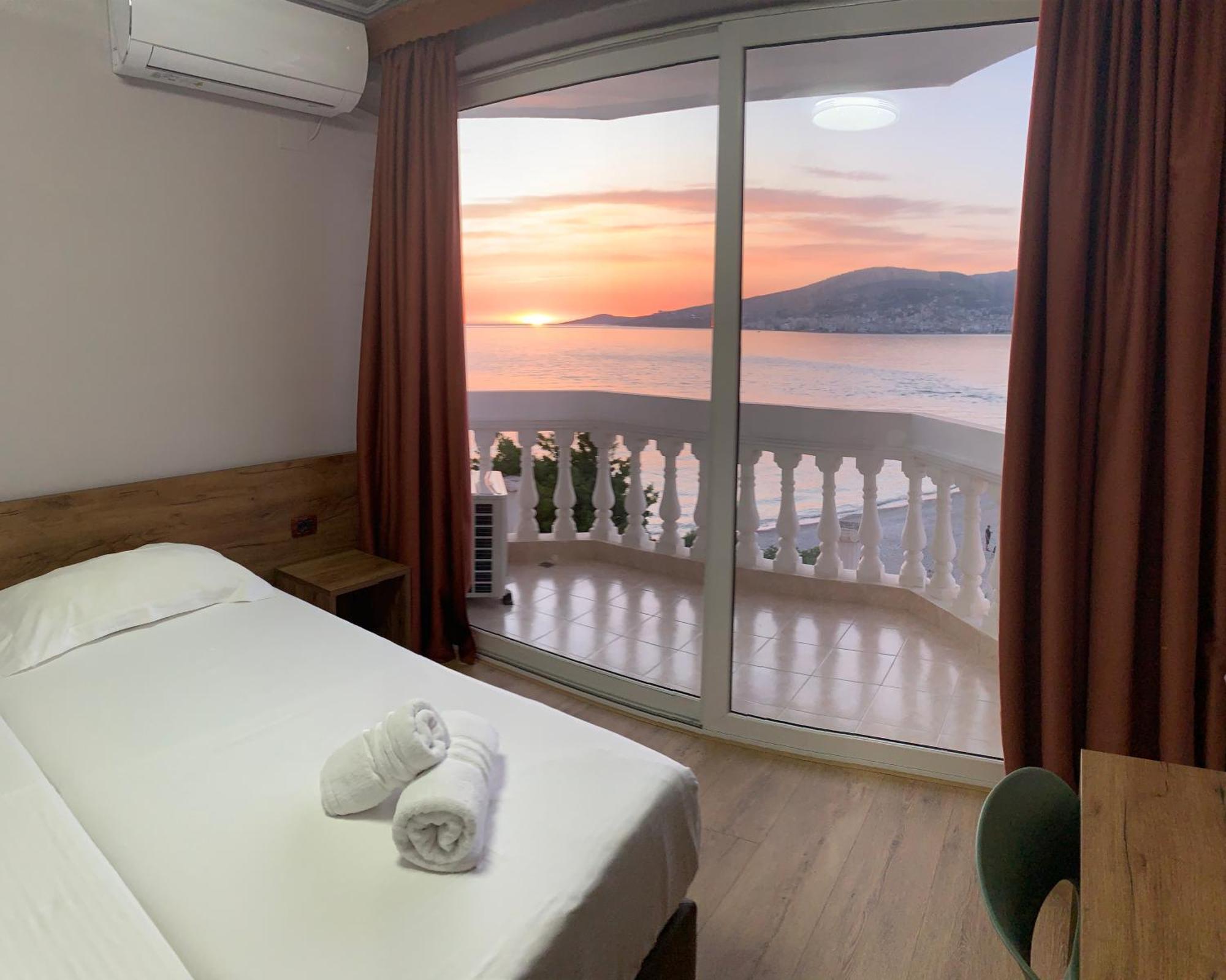 Hotel Dodona Саранде Екстериор снимка