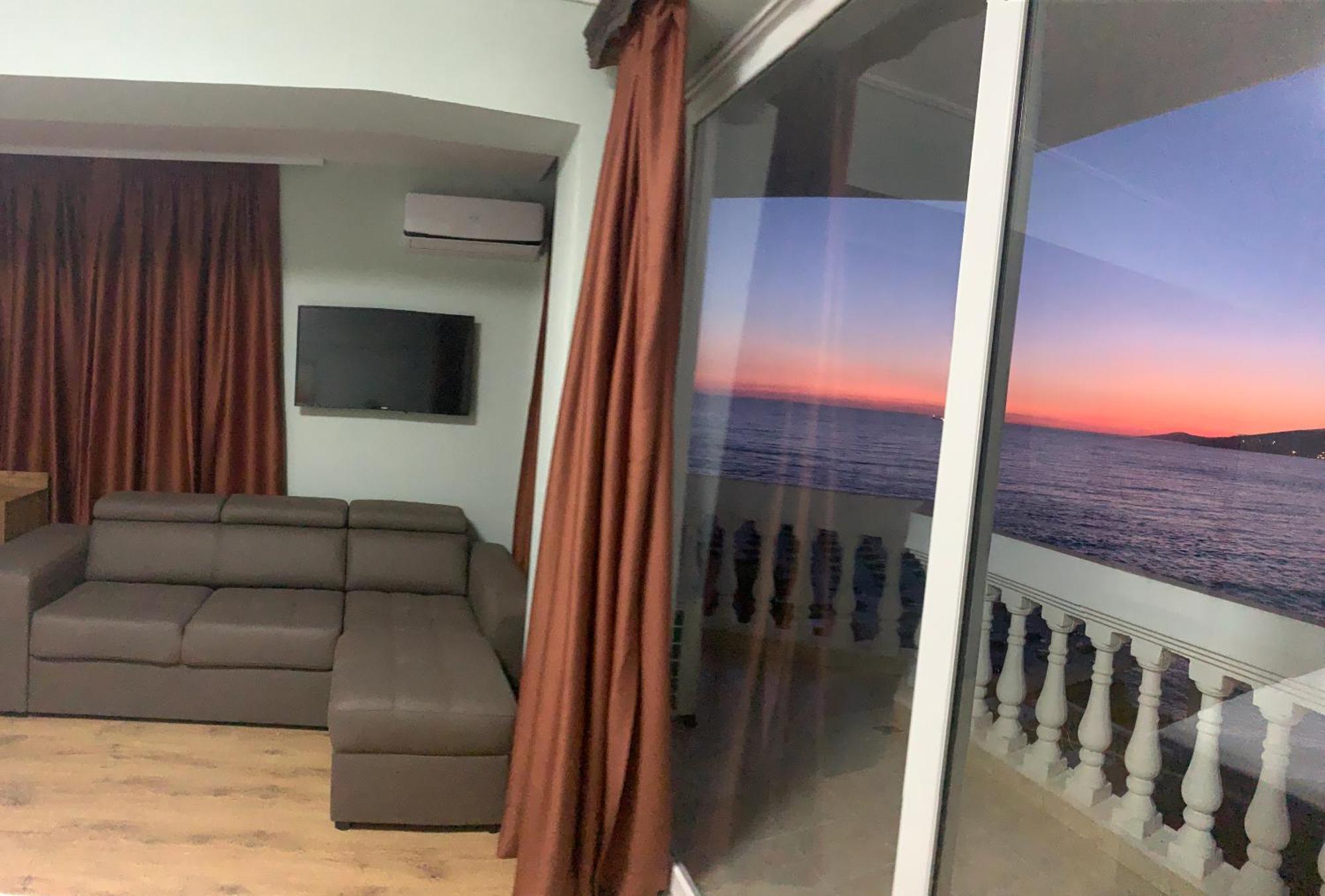 Hotel Dodona Саранде Екстериор снимка