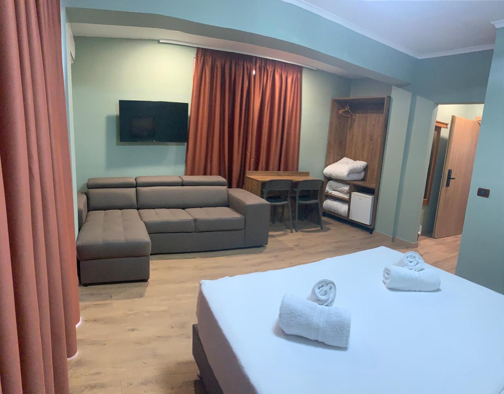 Hotel Dodona Саранде Екстериор снимка