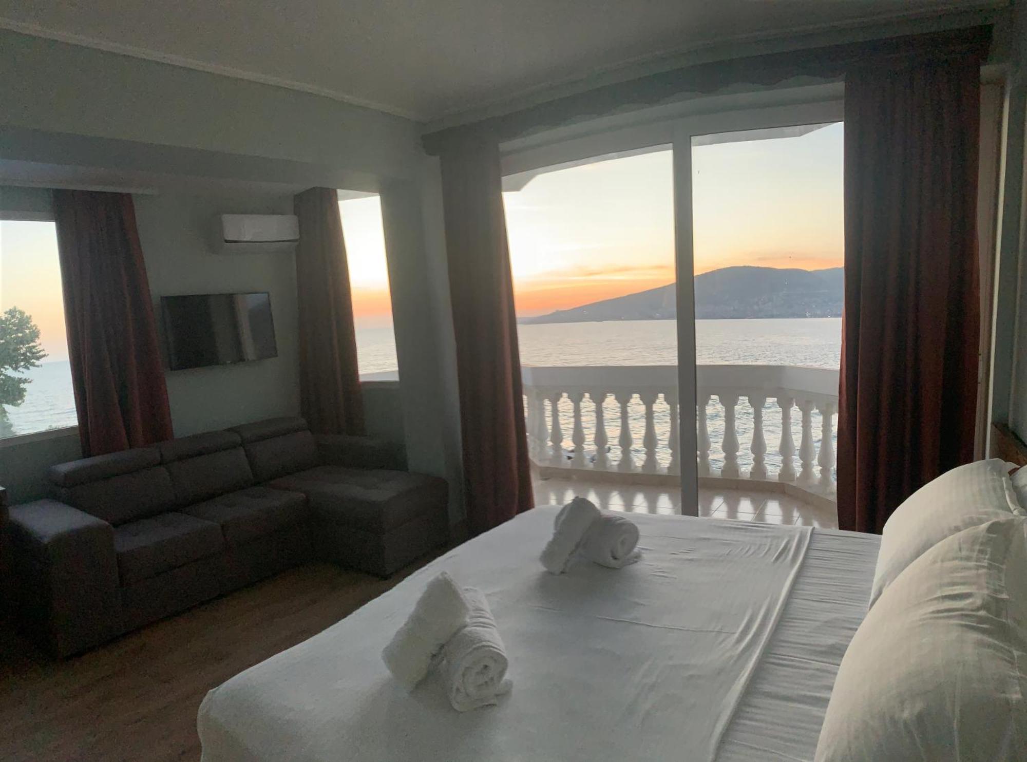 Hotel Dodona Саранде Екстериор снимка