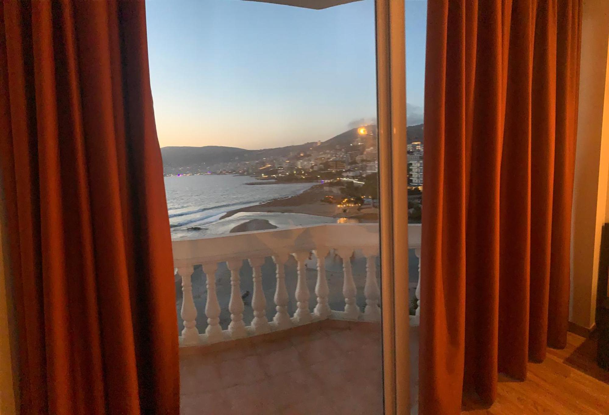 Hotel Dodona Саранде Екстериор снимка